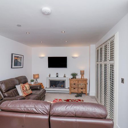 Apartamento Above & Beyond Whitby Exterior foto