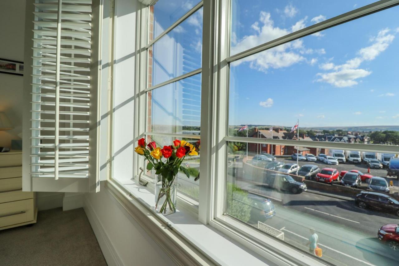 Apartamento Above & Beyond Whitby Exterior foto