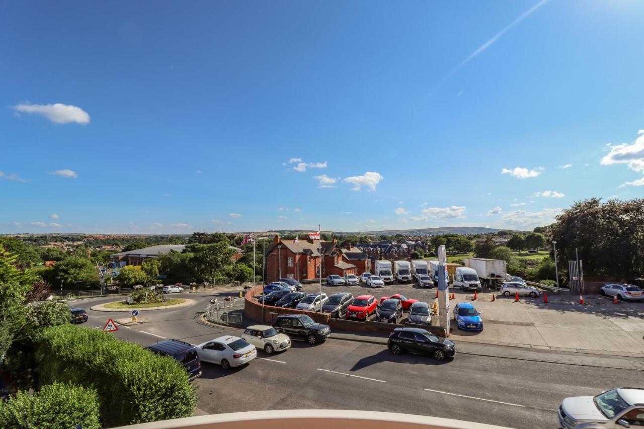 Apartamento Above & Beyond Whitby Exterior foto